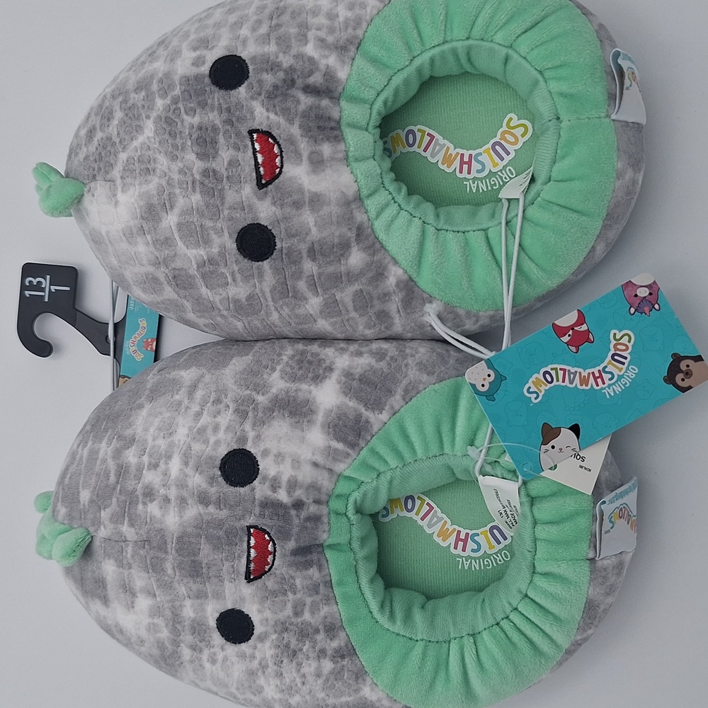 Squishmallows Gray and Green Slippers Kids Size 13/1 NEW